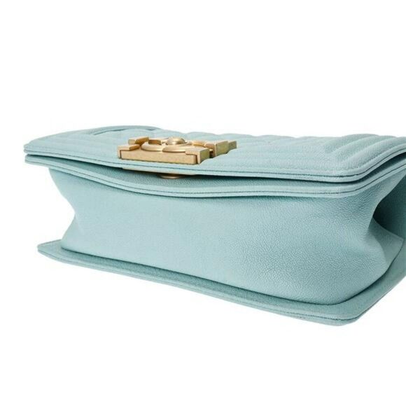 Chanel Boy Bag - Picture 4 of 12